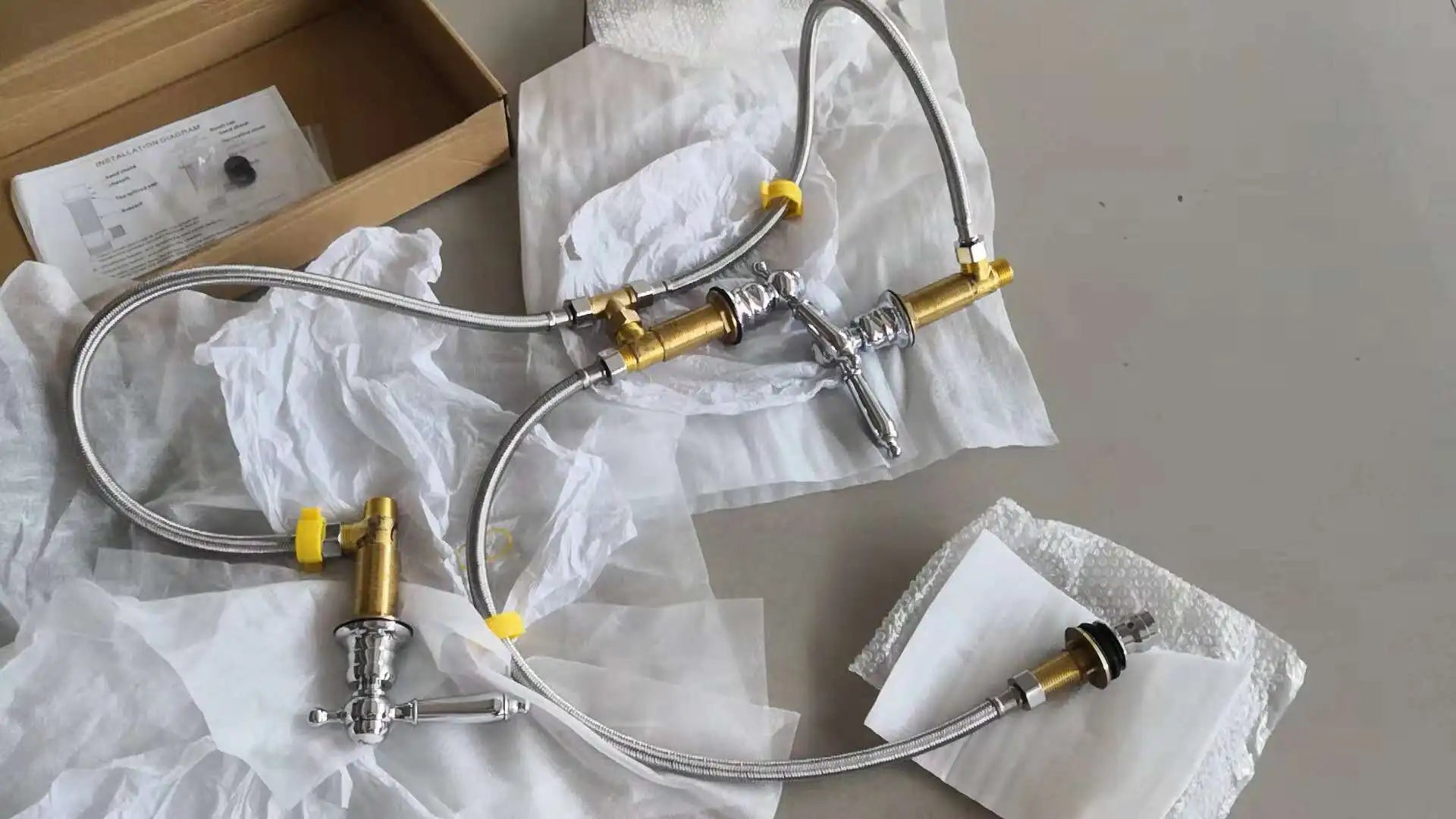 Wholesale Brass Three Holes Tap for Ceramic Bidet Bathroom Single Two Handles Hot&cold  Bidet Faucet