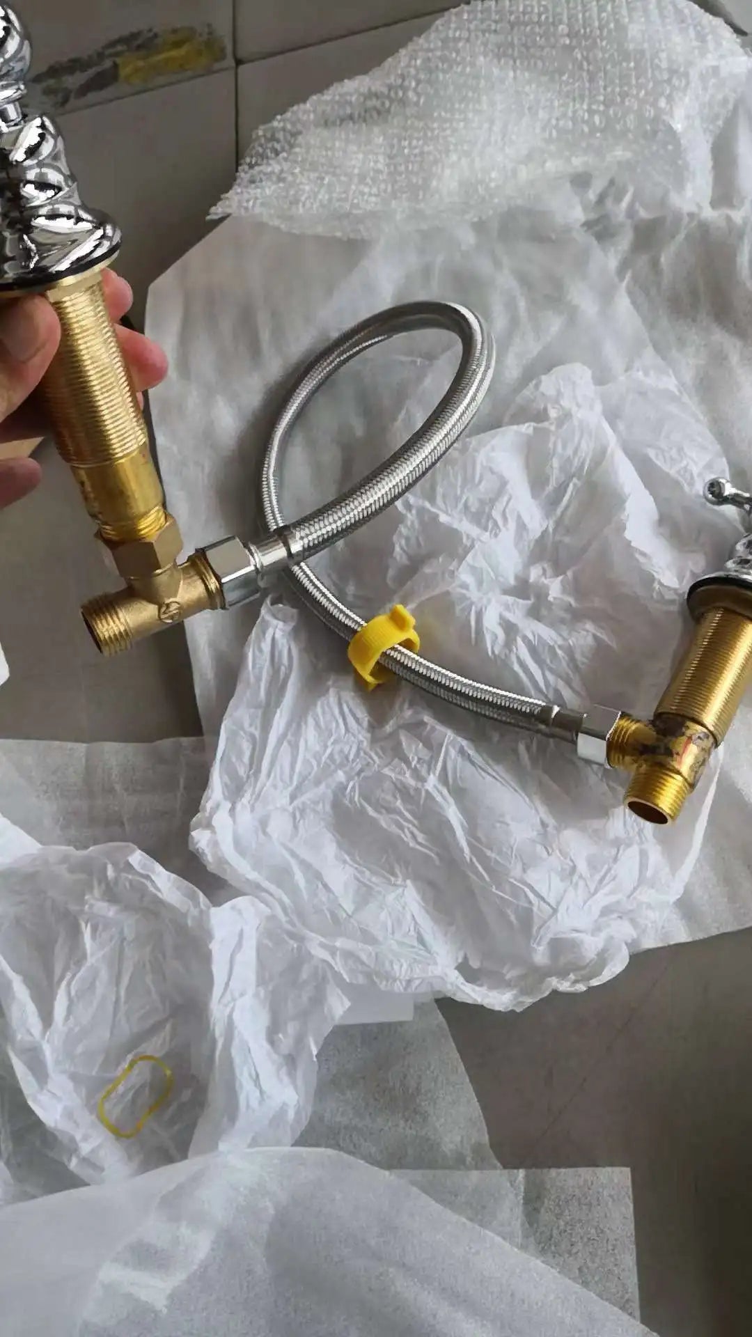 Wholesale Brass Three Holes Tap for Ceramic Bidet Bathroom Single Two Handles Hot&cold  Bidet Faucet