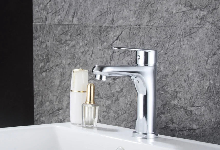 Brass Single Lever Deck Mounted Bathroom Basin Faucet Hot Cold Mixer Basin Tap