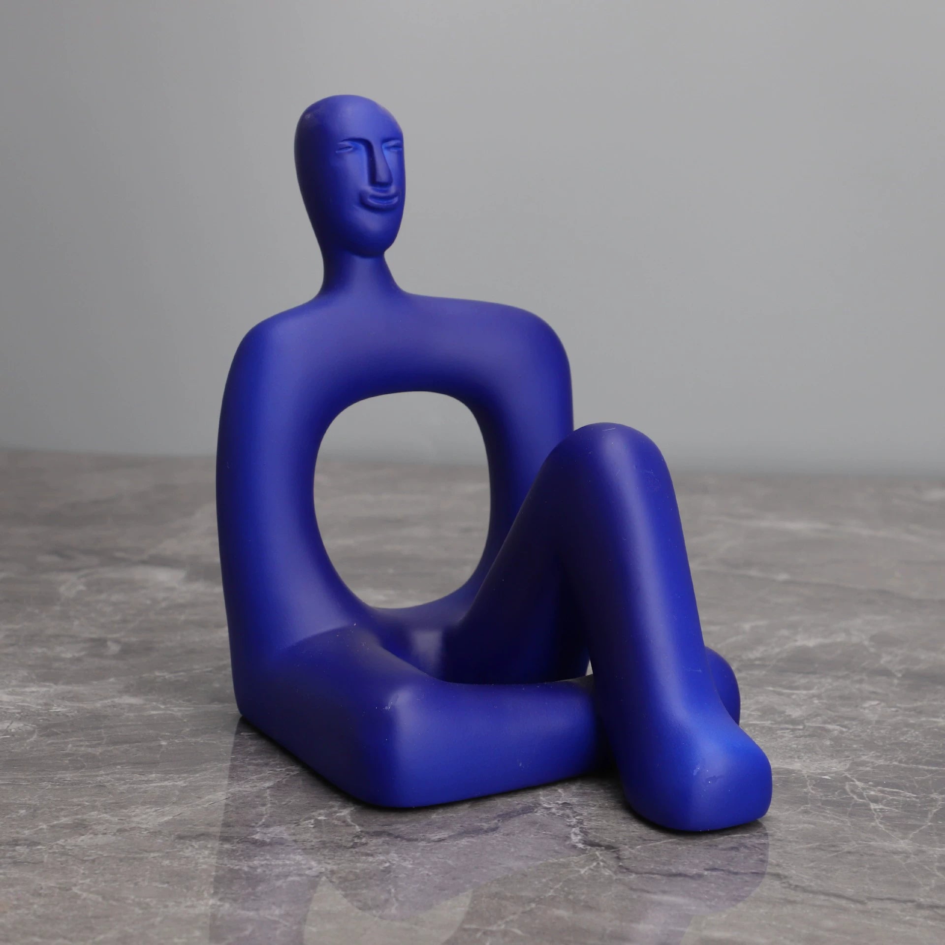 Modern simple cloud character resin ornament living room coffee table model house sales department entrance home decoration