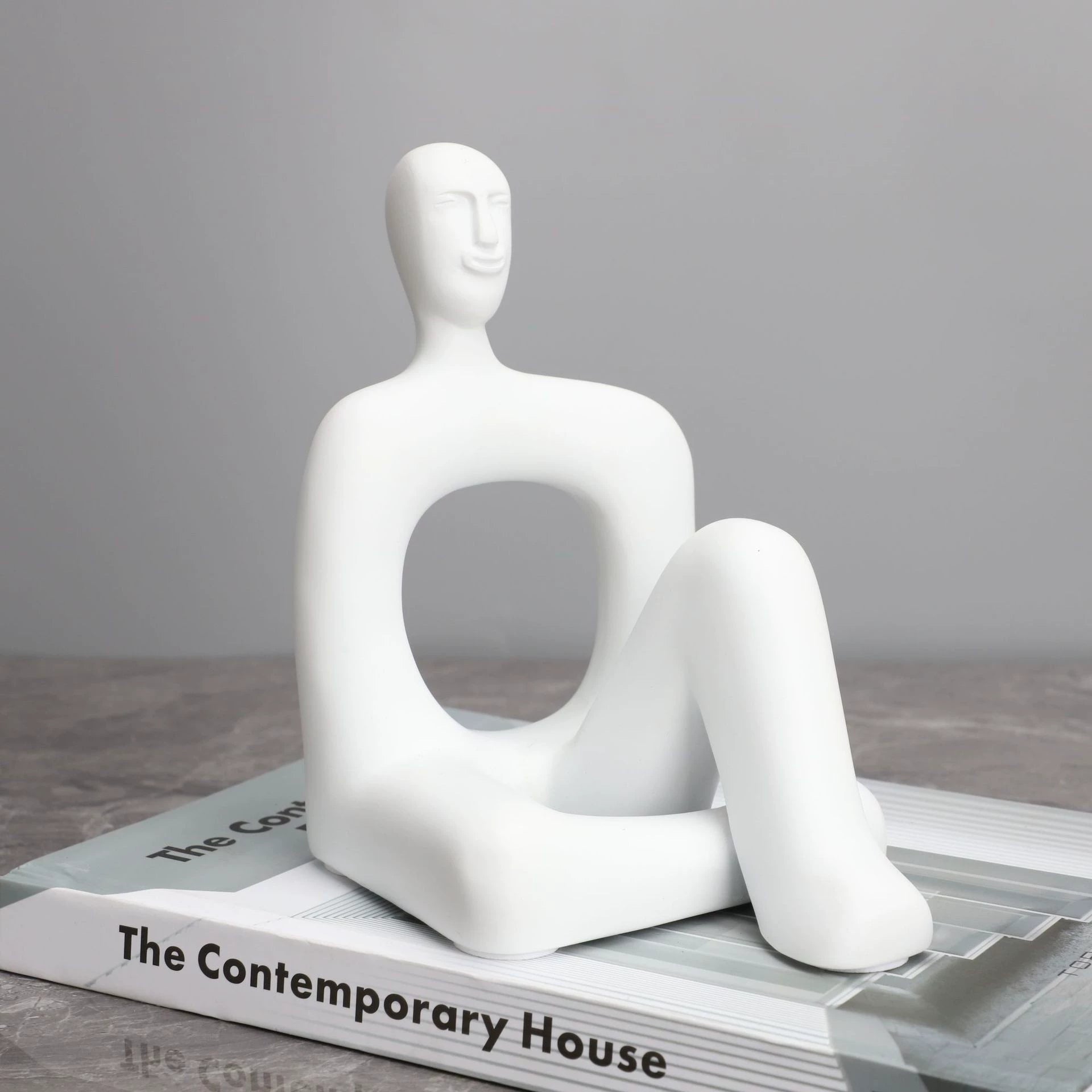 Modern simple cloud character resin ornament living room coffee table model house sales department entrance home decoration