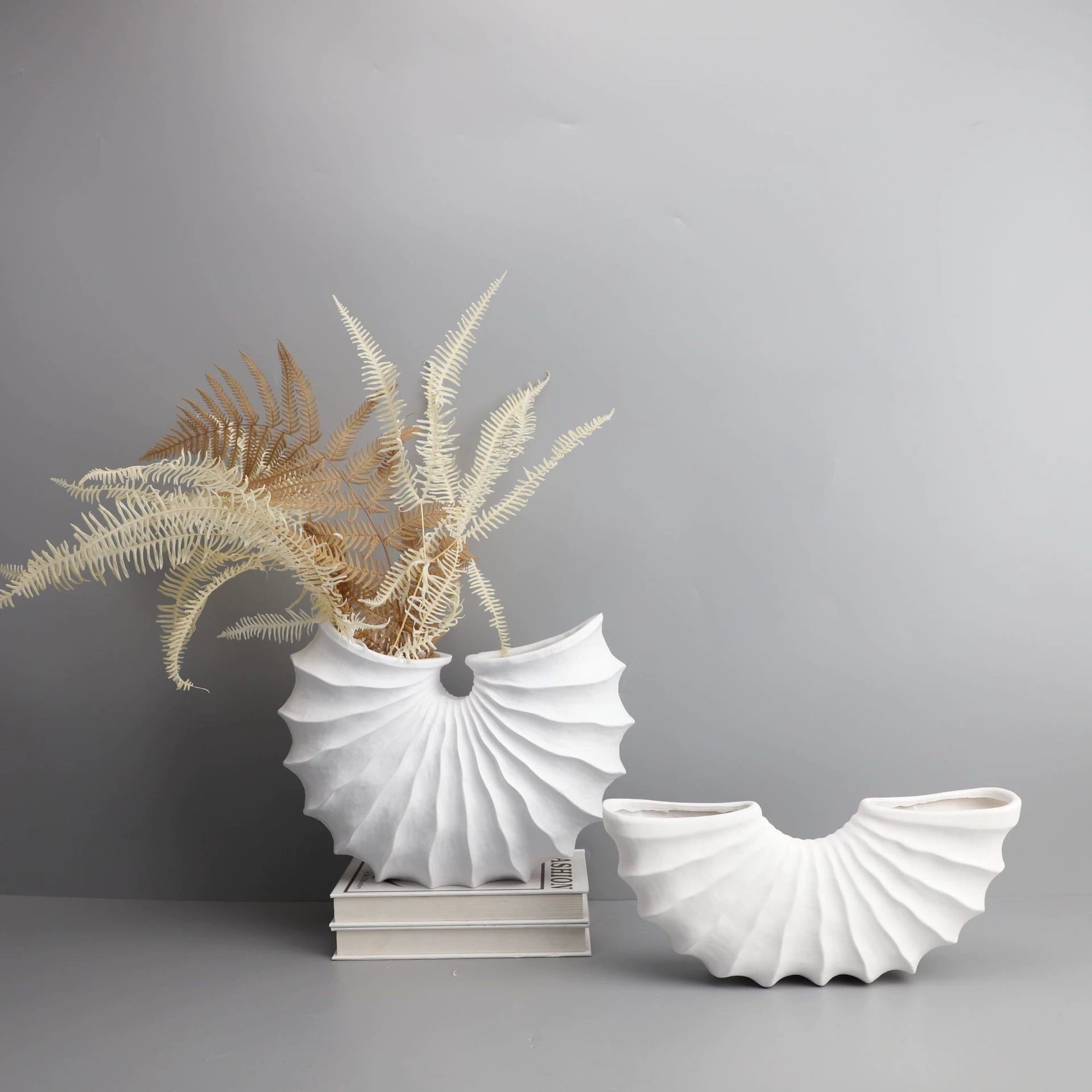 Modern minimalist creative geometric conch vase ornament model house sales office living room home accessories
