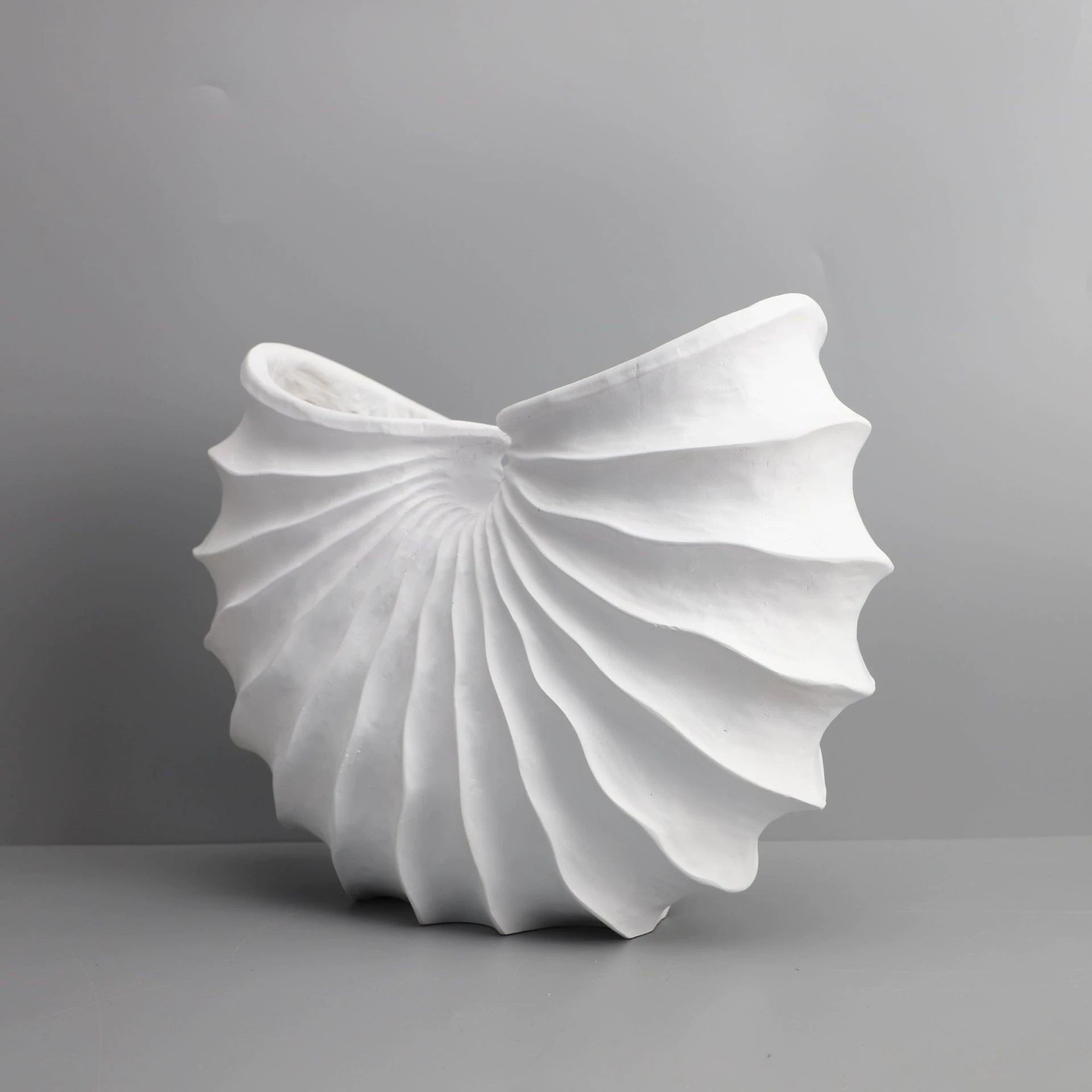 Modern minimalist creative geometric conch vase ornament model house sales office living room home accessories